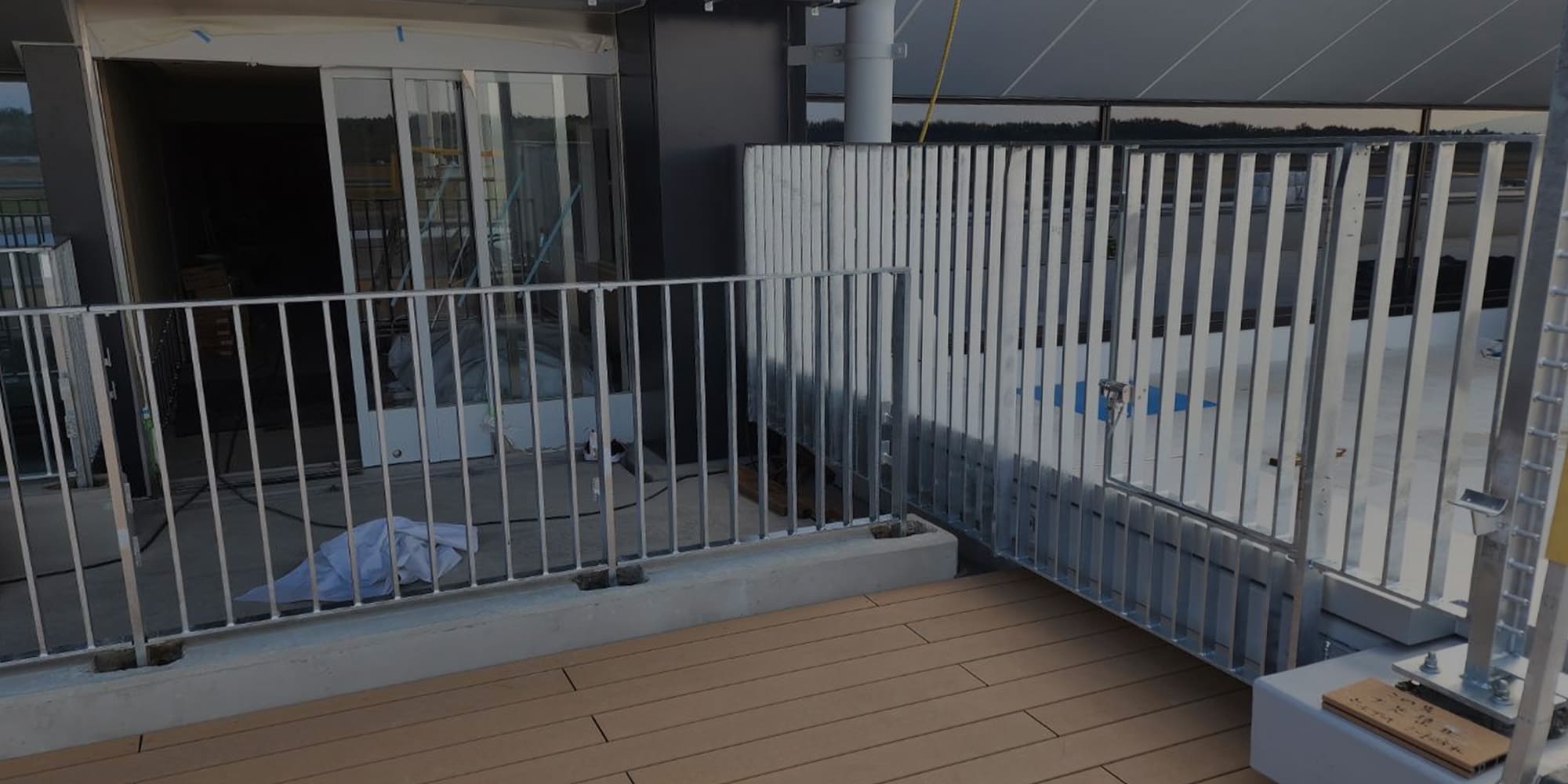 私たちの一手が、未来に残る「形」になる。 各種金物工事・建築金物設計施工・各種鋼製建具工事の株式会社シノケン